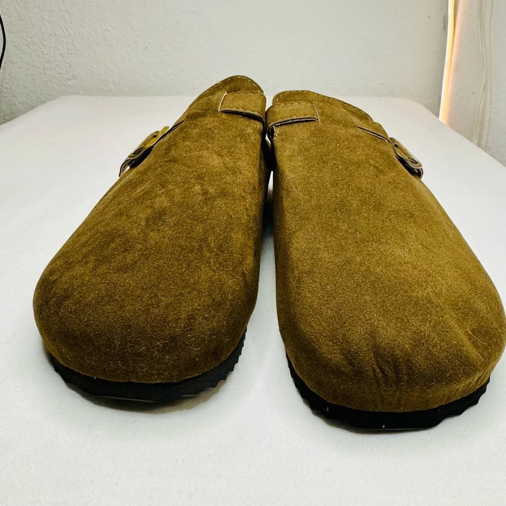 Generic Clogs Mules Unisex Sz 9 Dark Brown with Buckle NWOT Men/Women Slip on